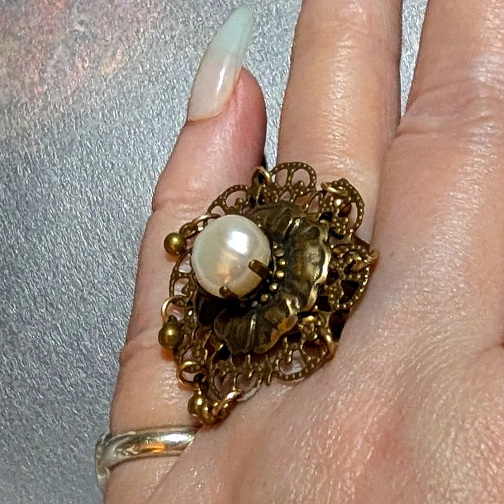 Retired Jan Michaels BIWA Pearl Charm Ring